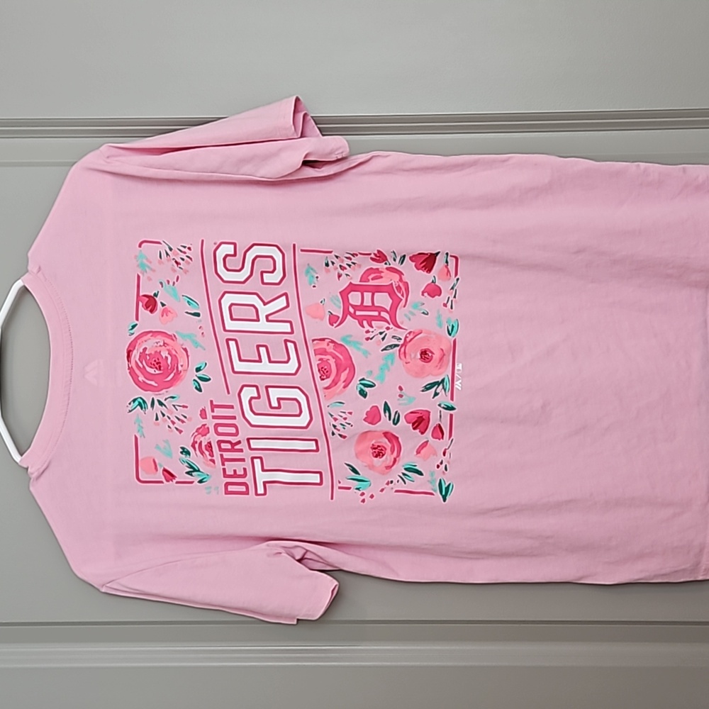 Pink Detroit Tigers Women's Top